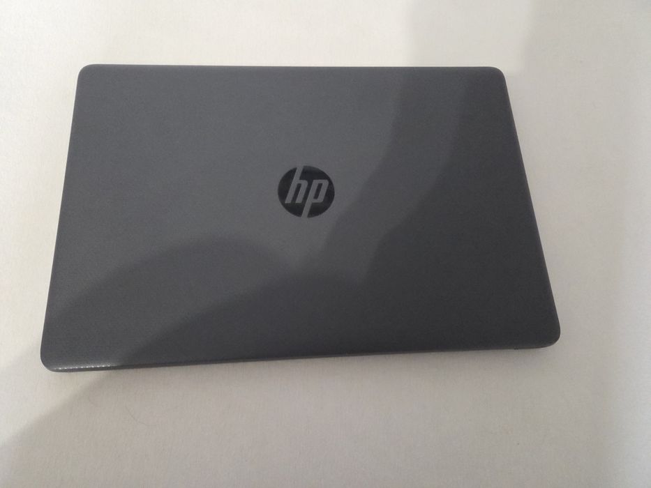 Laptop HP 255 G8