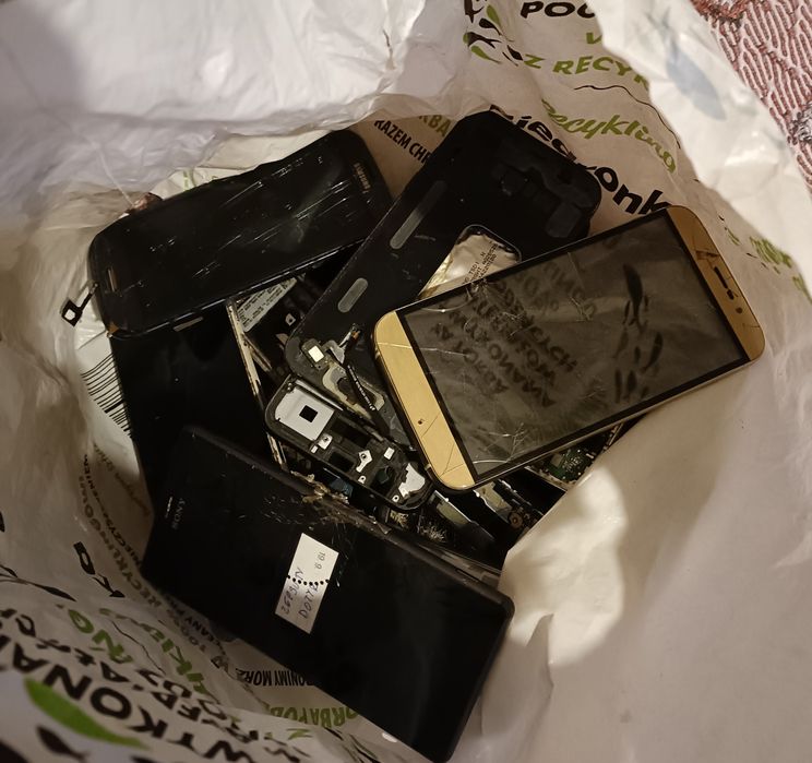 Telefony komórkowe stare na części