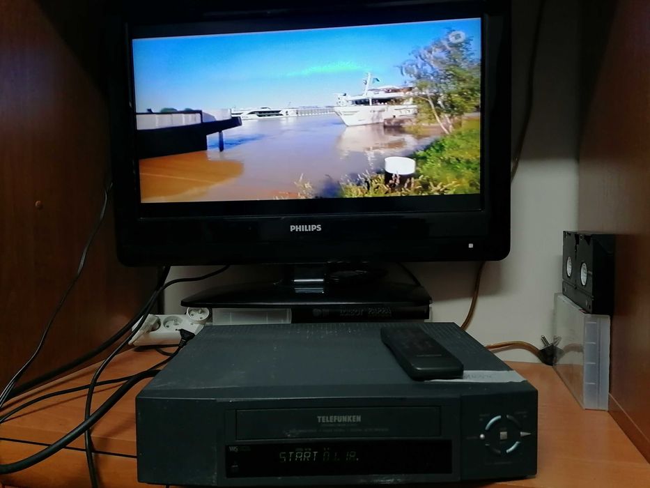 Magnetowid VHS Telefunken M 9515 pilot