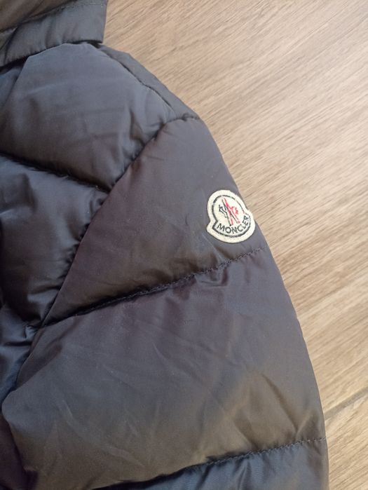 Оригінальний дитячий пуховик Moncler (Розмір 140 / 10 років)