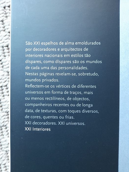 Livro de decoração de interiores "XXI Interiores"