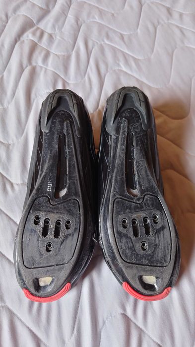 Buty szosowe Shimano R065