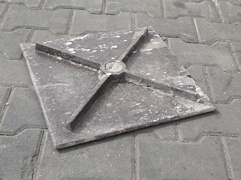 Małoformatowe płytki podłogowe żeliwne przemysłowe 40x40cm