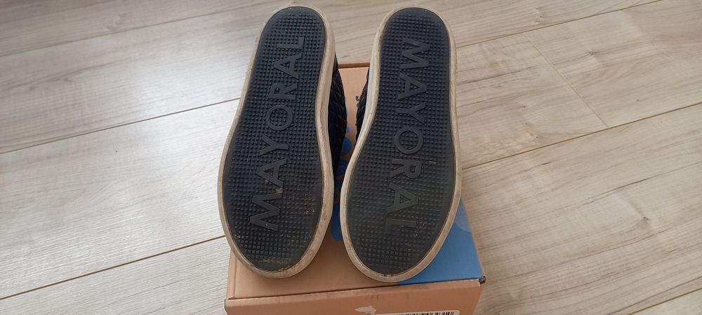 Buty chlopiece MAYOTAL na rzepy rozmiar 31