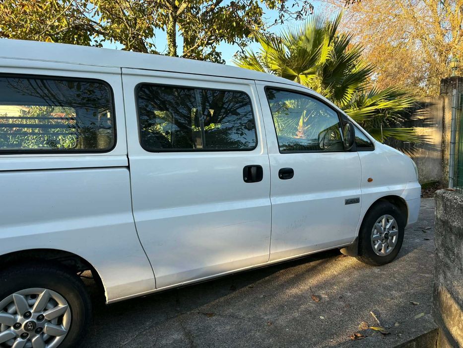 Hyundai H1 Starex 2008 – 6 Lugares – Comercial – 195.000 km
