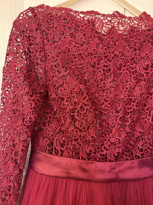 Вечірнє плаття або плаття на випуск