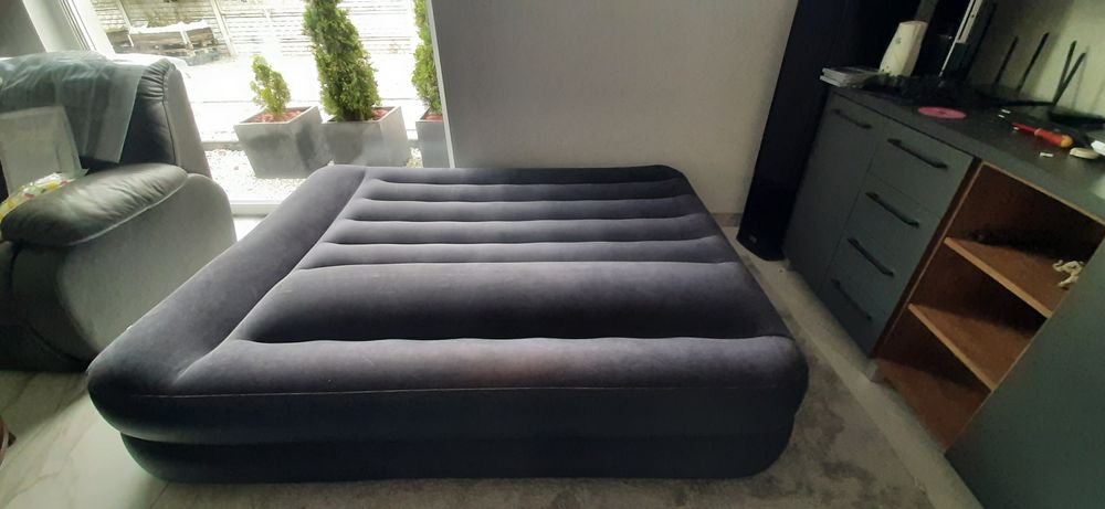 Sprzedam materac dmuchany 157x200