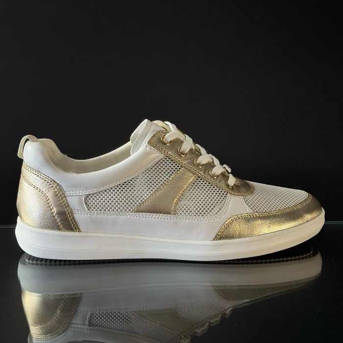 Літні кросівки CAPRICE 39 (25 см)