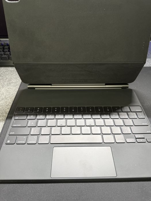 Apple Magic Keyboard Black MJQK3 з трекпадом iPad Pro 12.9/Air 13