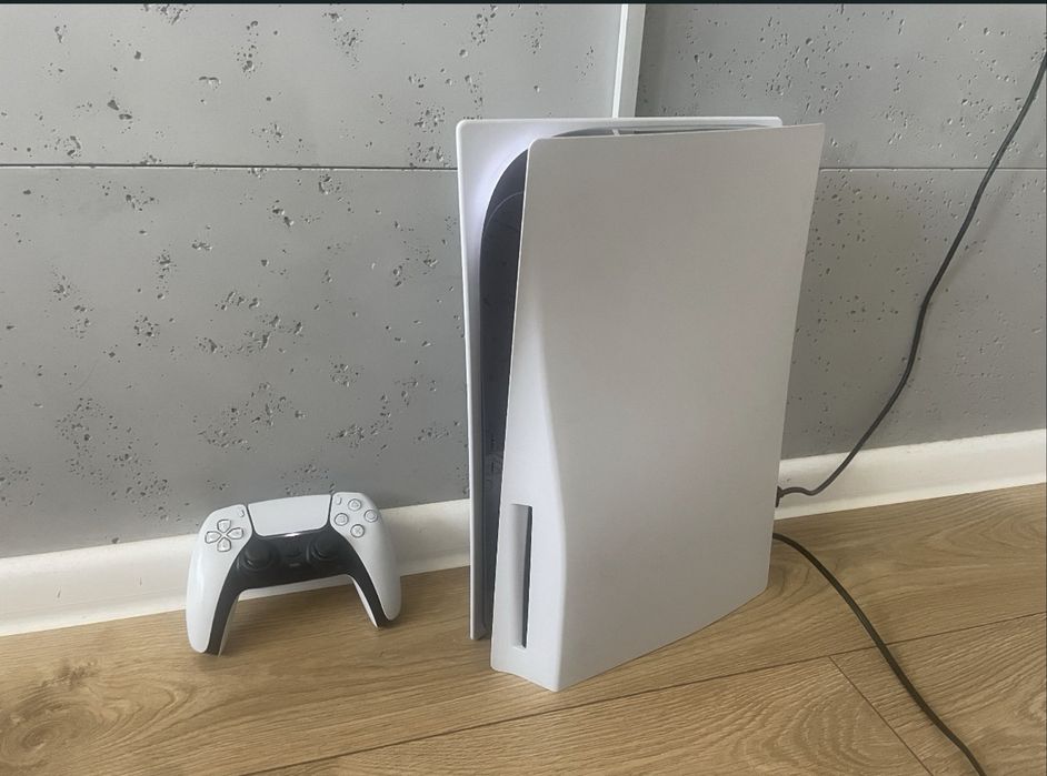 Konsola ps5 + pad + okablowanie stan bdb
