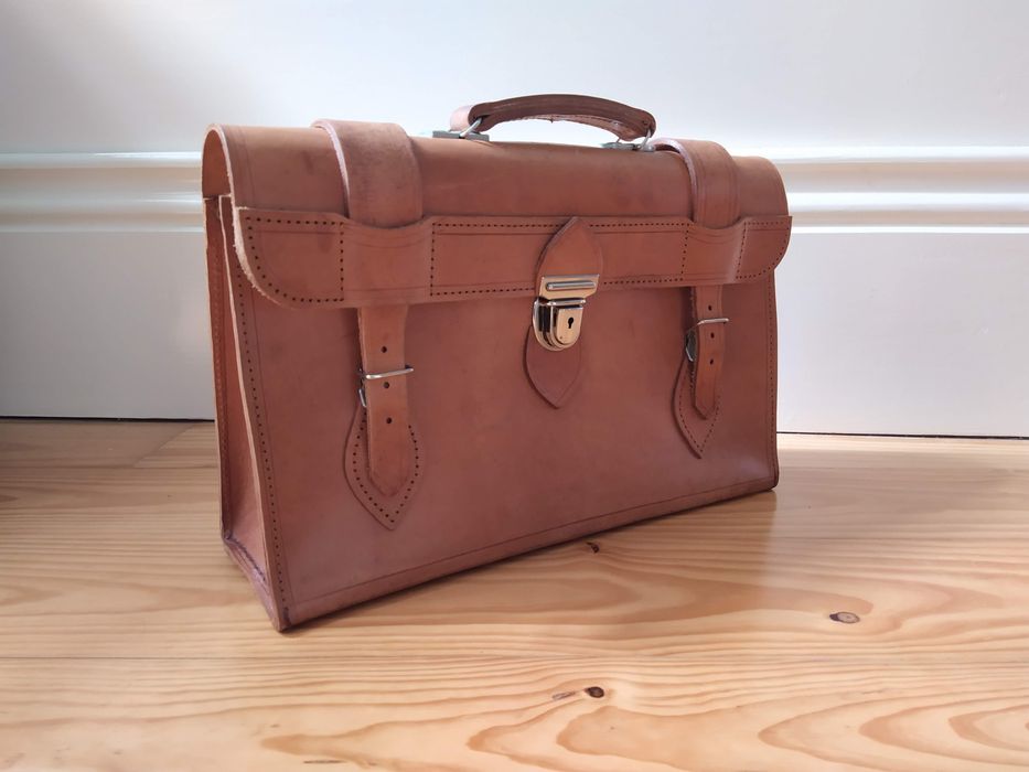 Pasta de documentos em pele