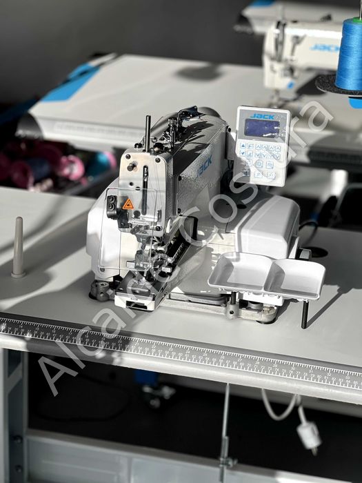Máquina de pregar botões industrial  JACK JK-T1377E