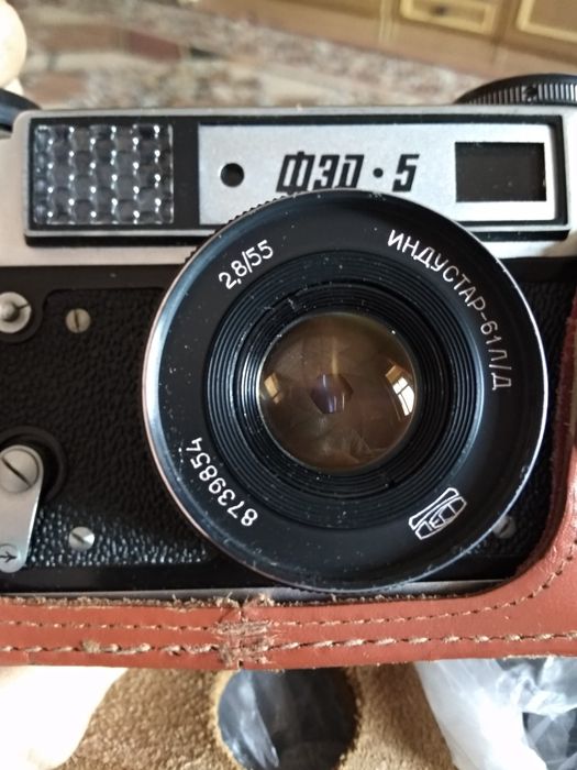 Фотоаппарат ФЭД -- 5 + вспышка "Чайка".