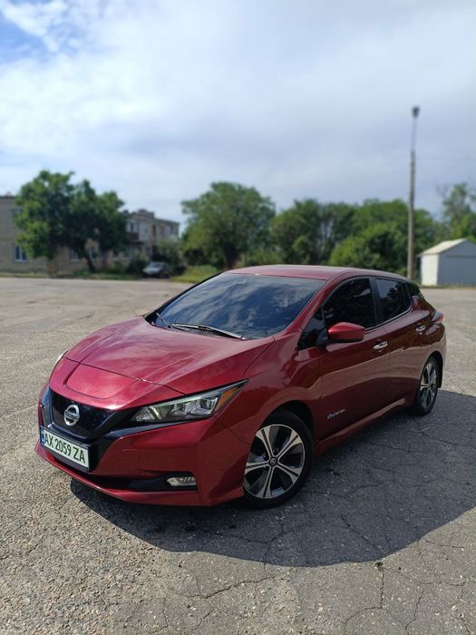 электро автомобиль NISSAN LEAF 2
