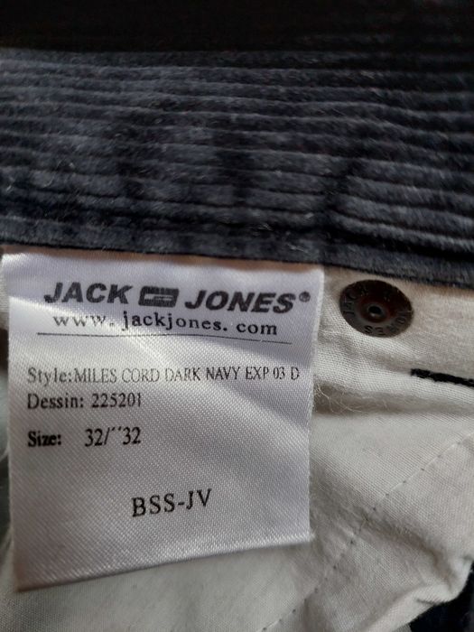 Jack Jones spodnie sztruksy granatowe rozm. 32/32 obwód pasa 82 cm