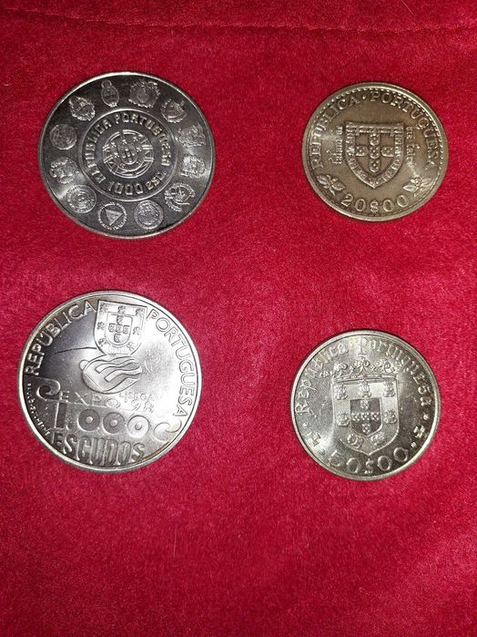 4 moedas em prata de 1.000 escudos, 50 escudos e 20 escudos
