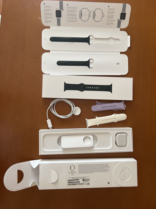 Apple Watch Series 6 40mm GPS + carregador + 3 pulseiras