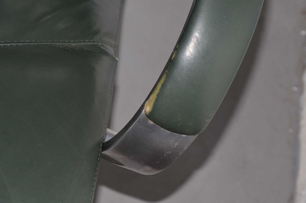 Fotel biurowy, zielona skóra, podstawa jezdna, Profim