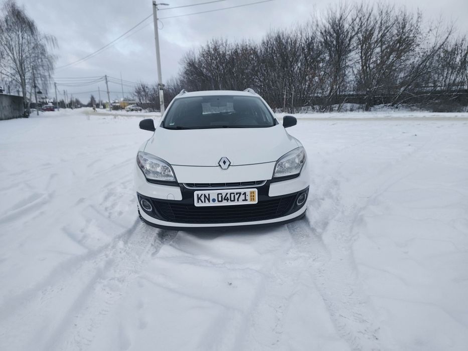 Продам Renault Megane 3 1.6 2012 универсал