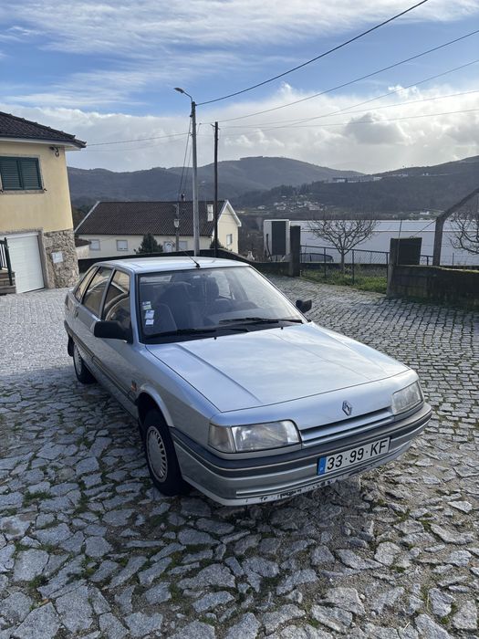 Renault 21