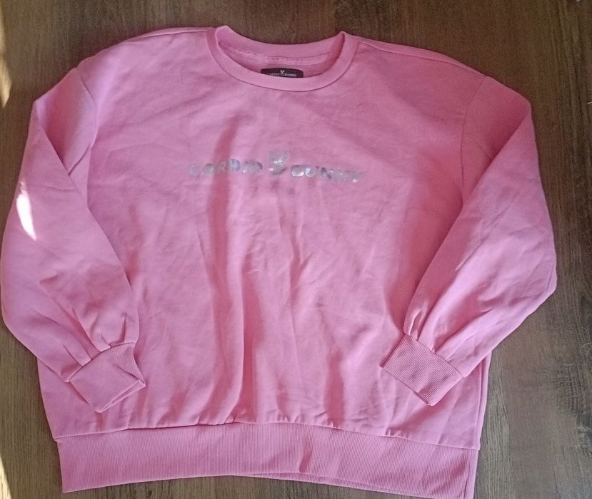 Różowa nowa bluza