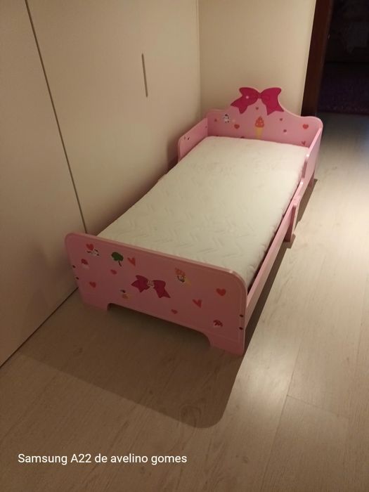 Cama de criança como nova 140×70