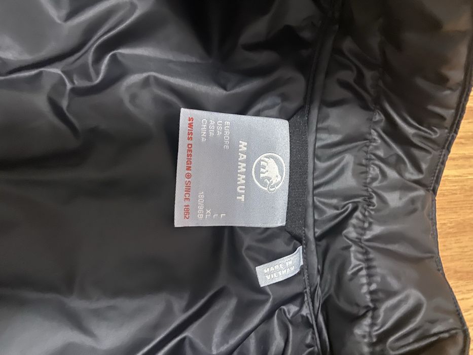 Зимняя куртка Mammut.