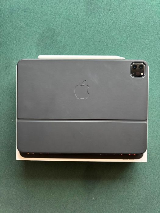 iPad Pro 11” M2 Wi-Fi 256GB + Teclado + Caneta