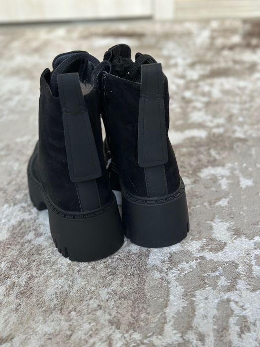 Зимові ботинки розмір 36