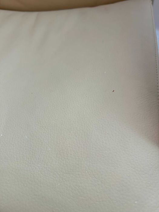 Poltrona IKEA POÄNG em pele bege
