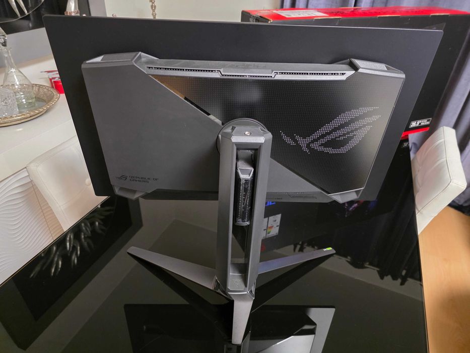 Monitor 4K QD-Oled 27" 240hz ASUS ROG Swift OLED PG27UCDM