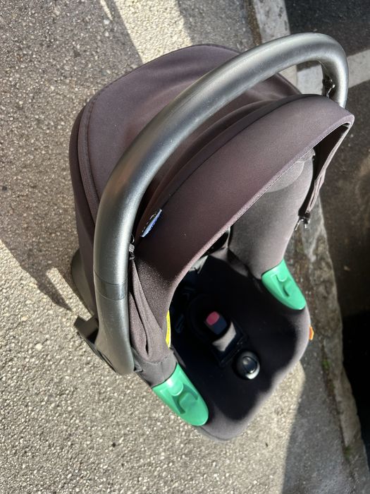 Carrinho de bebe Trio chicco Best friend com redutor - novo custa 400€