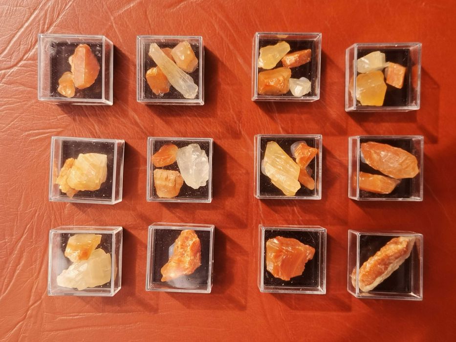 Calcite em caixas de exposição