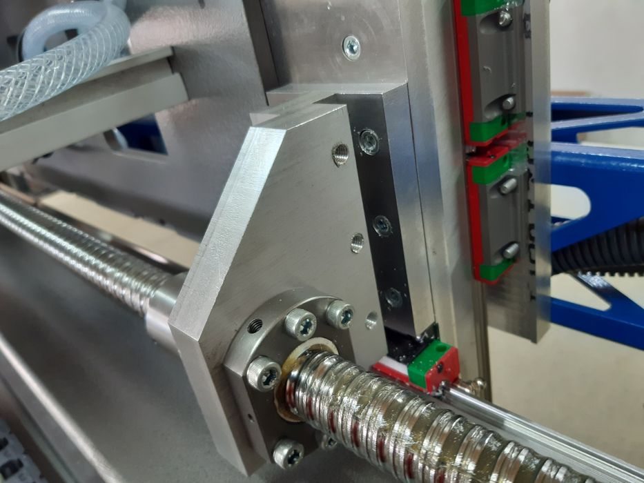 Мини завод. Станок с ЧПУ 7-ми шпинельнй.