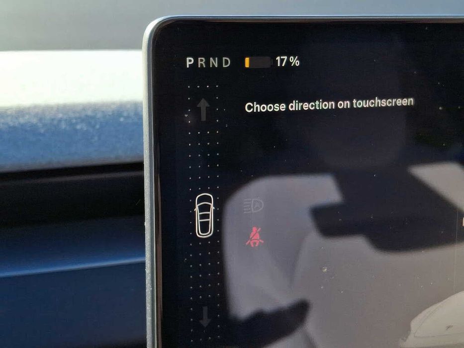 Tesla Model 3      2024