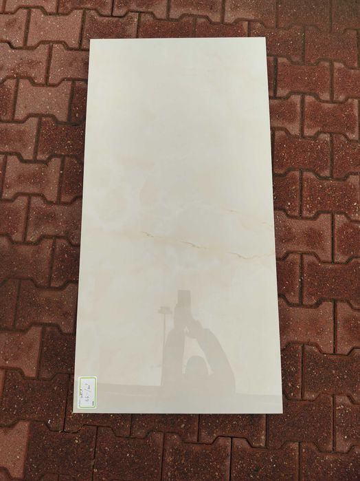 Płytka gresowa szkliwiona Onista Ivory POLER 60x120 G.1