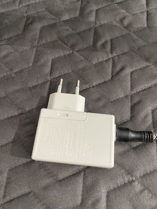 KRUX Candeeiro LED de secretária, branco