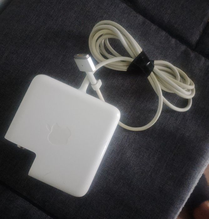 Оригінальний зарядний Apple 60w MagSafe2 Power Adapter