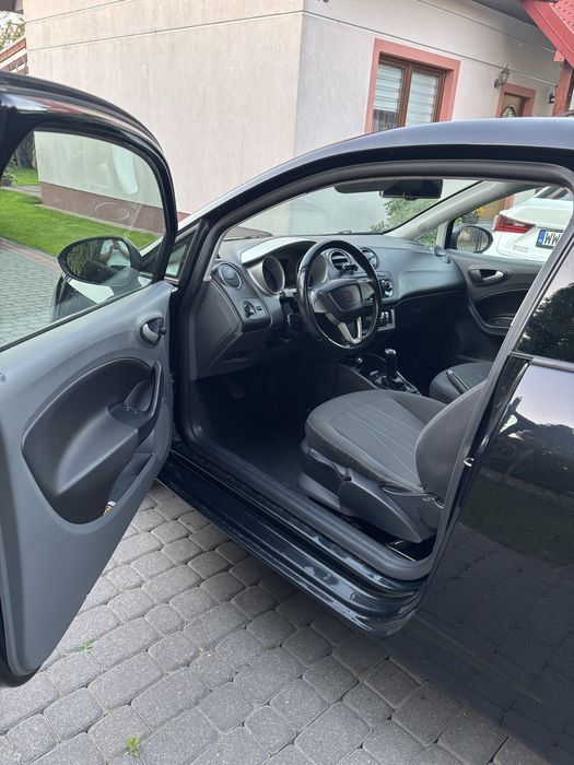 Seat Ibiza 1.2 benzyna 2012r. | 220 tys. km | 2 komplety kluczy