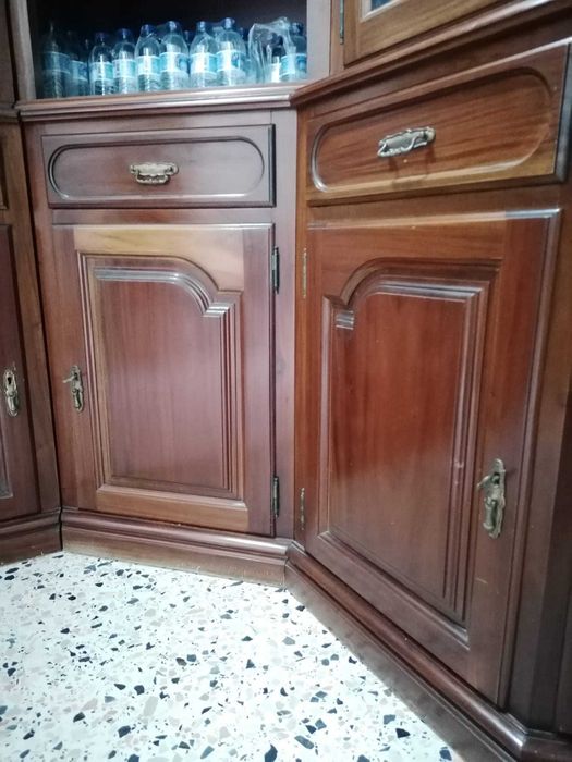 Aparador Cristaleira de Canto