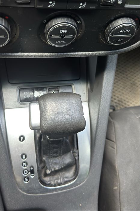 Продам Volkswagen Jetta Mk5 (2007) — 1.9 TDI