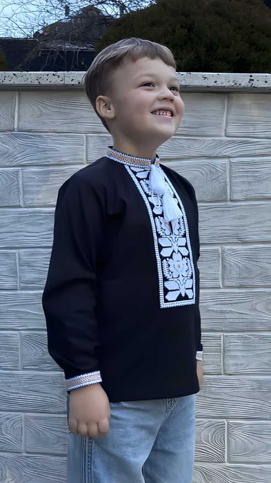 Дитяча вишиванка для хлопчика