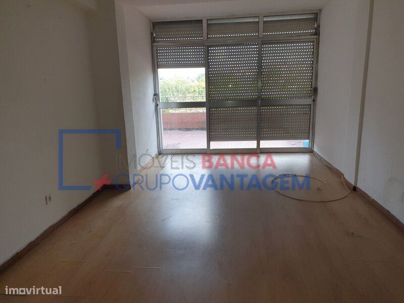Apartamento T3 102 m2, situado em Santa Marinha
