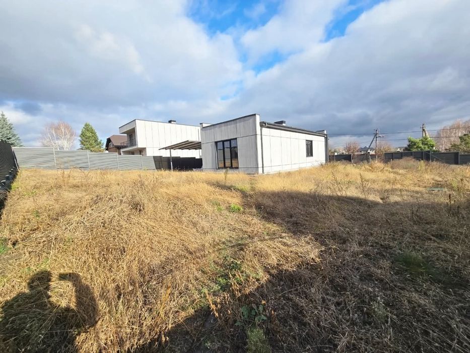 Будинок 1 поверх 135 м2 8 соток землі 4 паркомісця с. Іванковичі