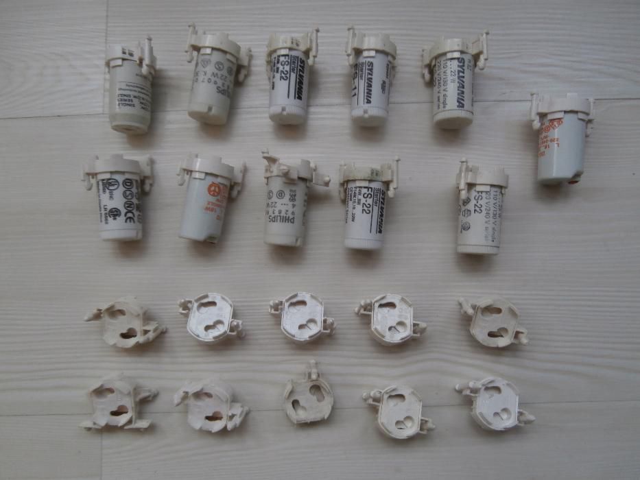 11 Fluorescent Lamp Starters + 10 Holders.64172215846147122