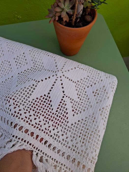 Colcha de solteiro  em crochê 1.40 ×1.90
Artesanal .
60€