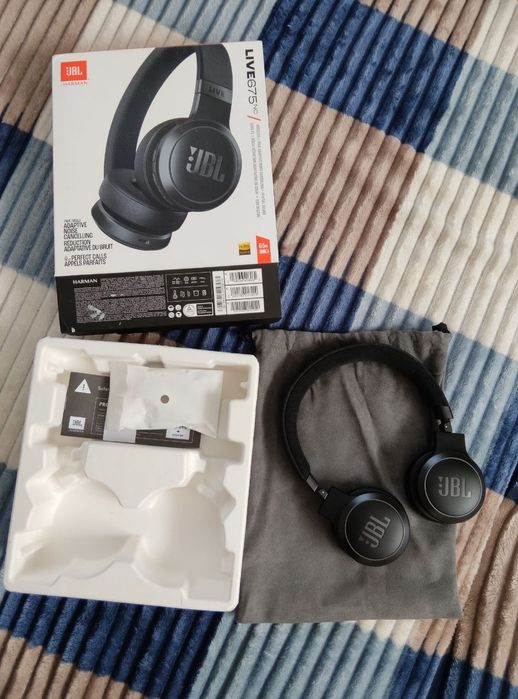 Bluetooth навушники JBL Live 675NC