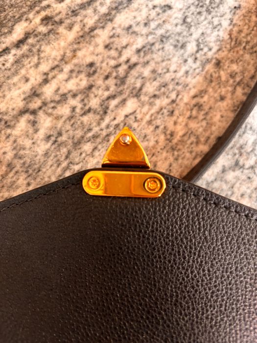 LV pochette metis
