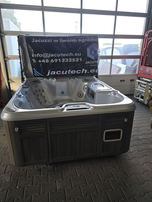 Jacuzzi dzakuzi ogrodowe taras ogrod caloroczne ocieplone sundance spas Marin