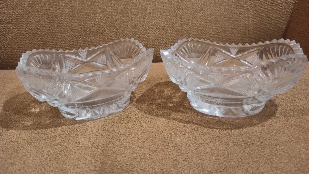 Пиалы - вазы стеклянные новые 2 шт